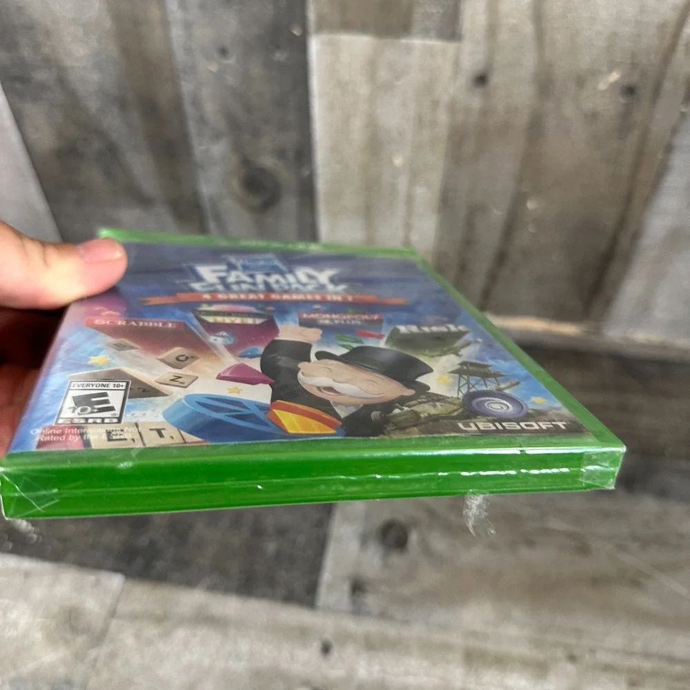 Hasbro Family Fun Pack 4 Great Games in 1 (Microsoft Xbox One, 2015)